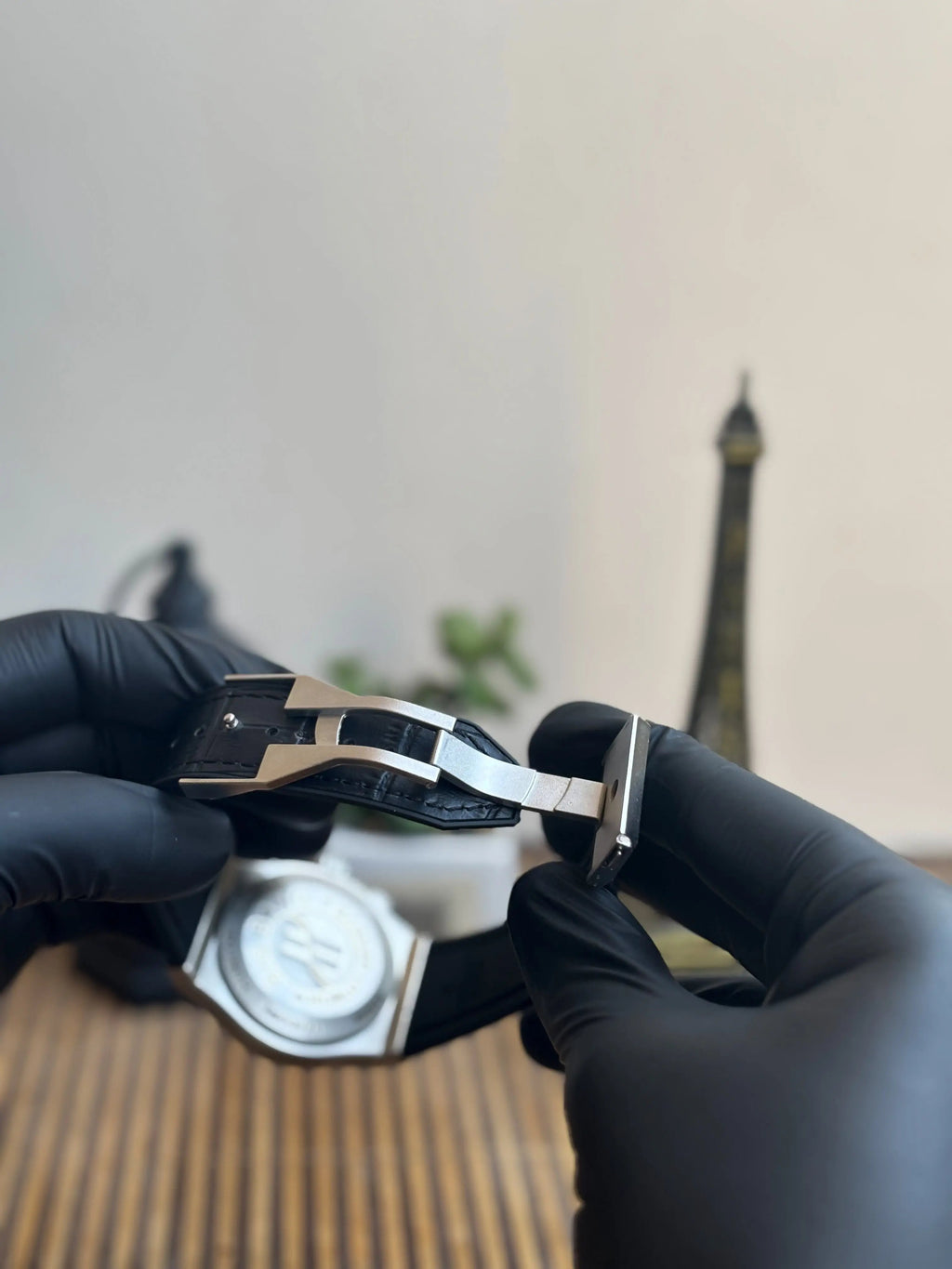 Classic Fusion-Style Men’s Watch – Black Dial, Steel Case, Leather Strap My Store