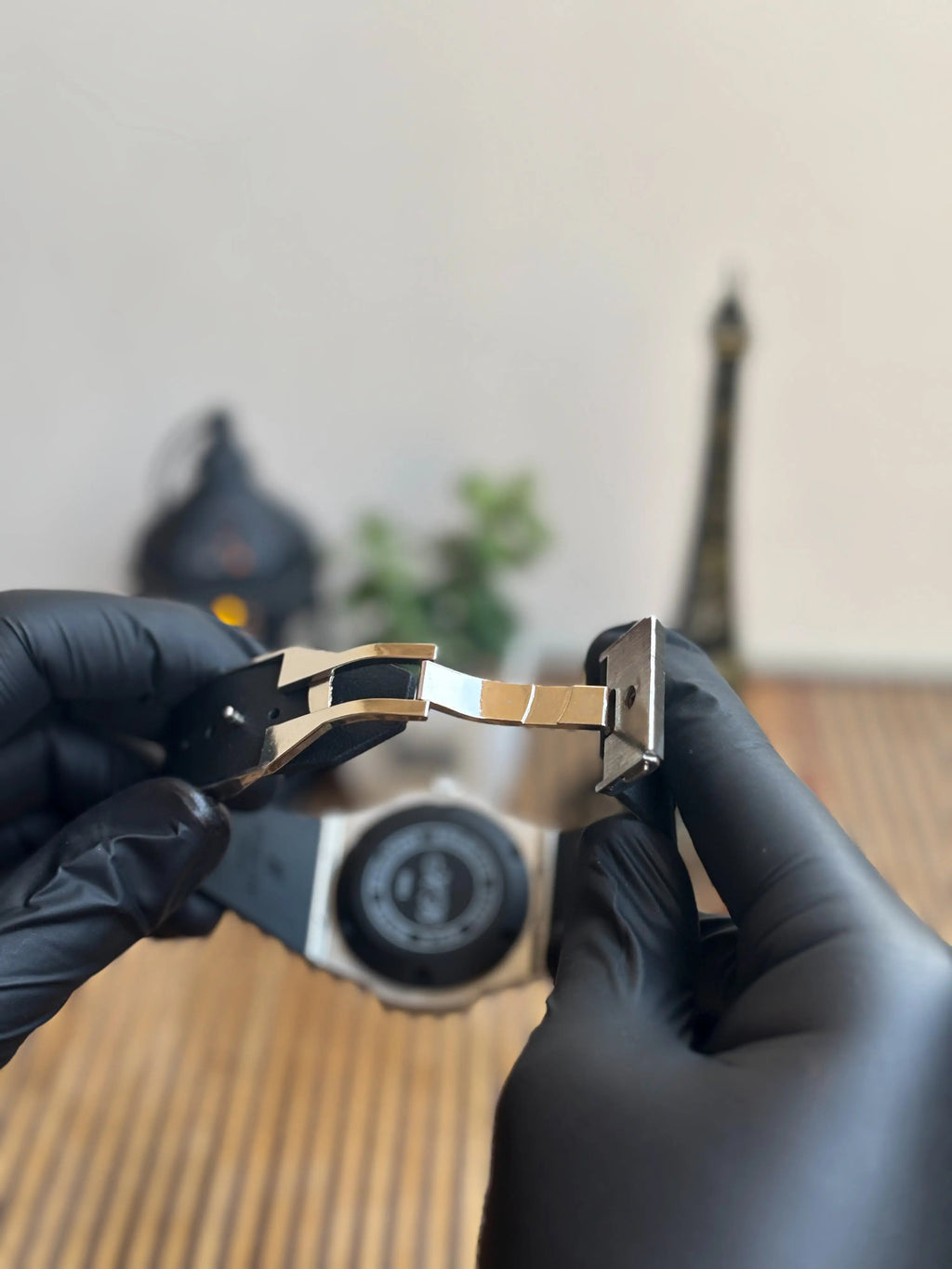 Skeleton-Style Men’s Watch – Black Dial, Silver Case, Rubber Strap My Store