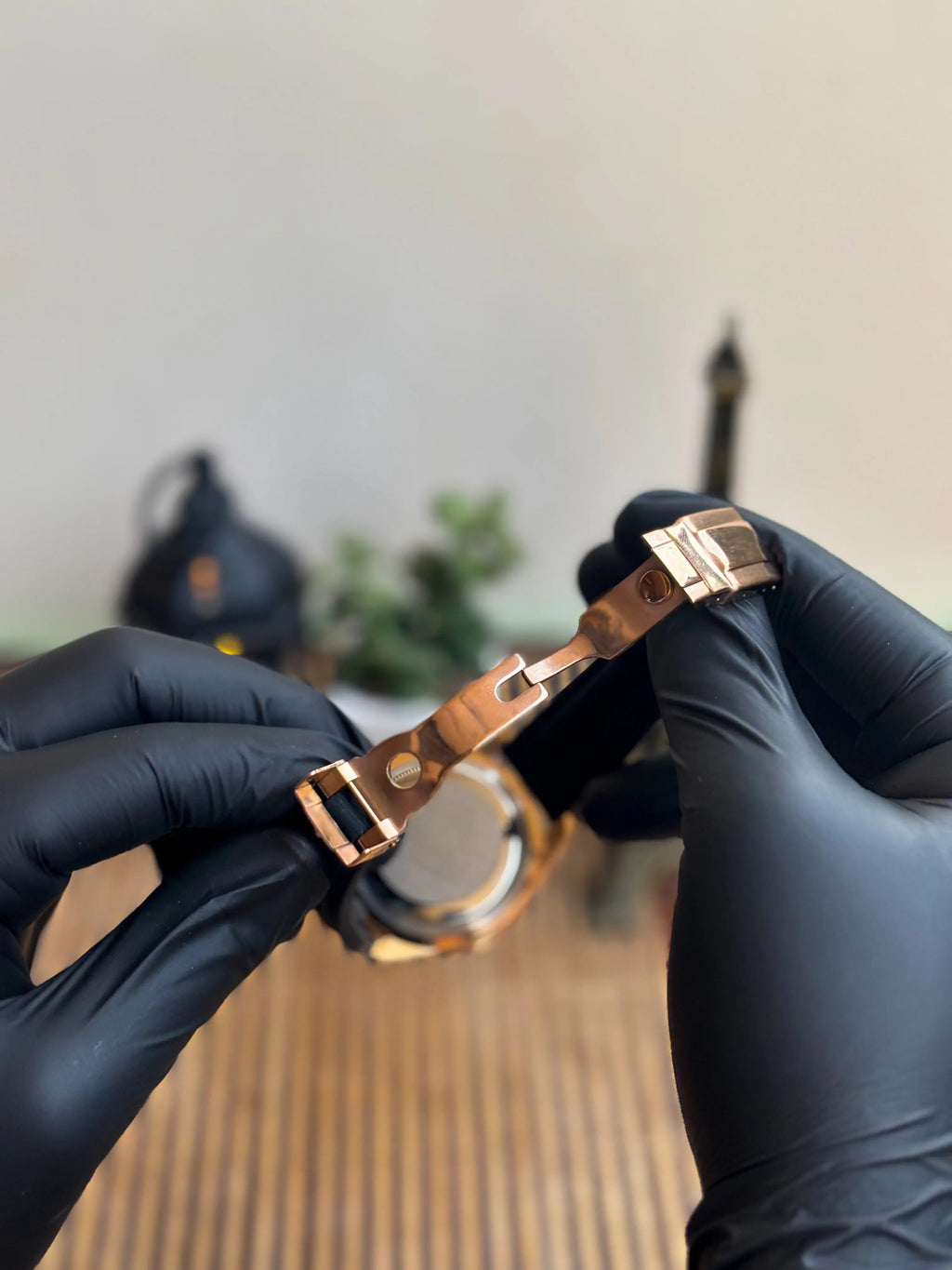 Diver-Style Men’s Watch – Black Dial, Rose-Gold Case, Black Rubber Strap My Store