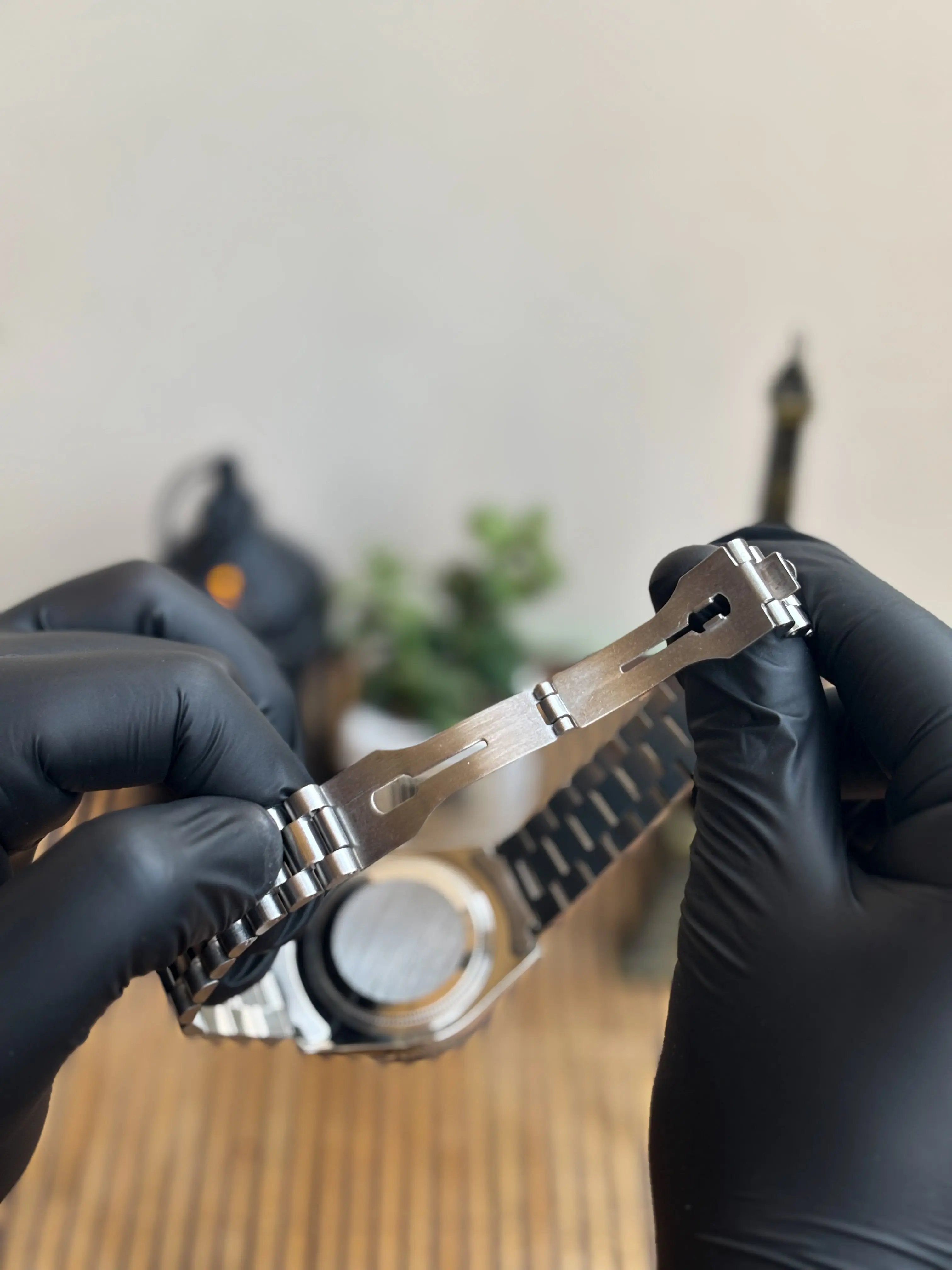 President-Style Men’s Watch – Blue Dial, Silver Case, Stainless Bracelet Wristox